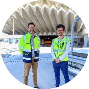 Arthur Olla et Grégory Schwarshaupt devant le Tunnel du Mont Blanc