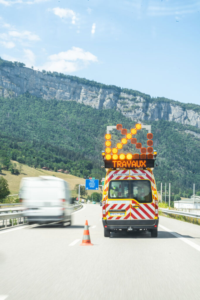 Indication travaux sur autoroute